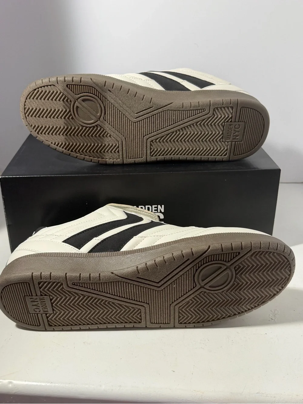 Men's Cream and Black Low-Top Steve Madden Sneakers
